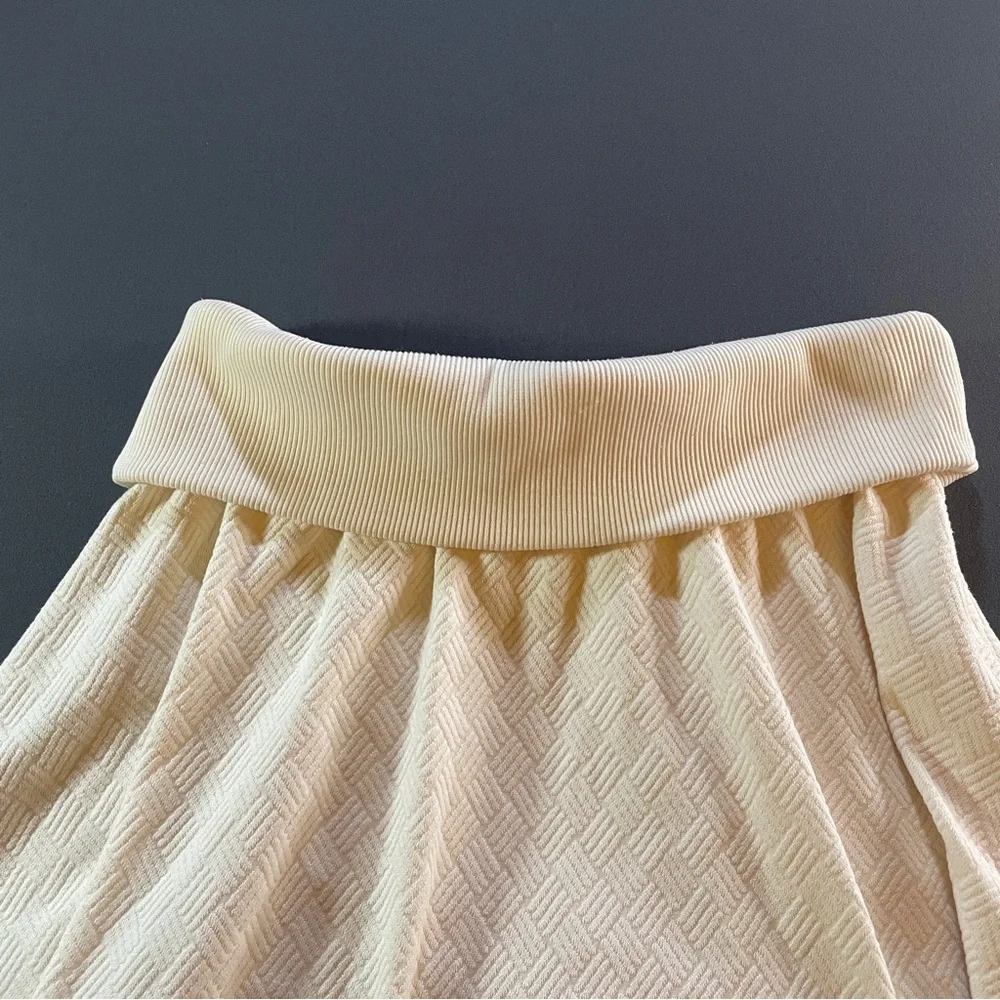 ALO Yoga Cream Skirt - Picture 9 of 12